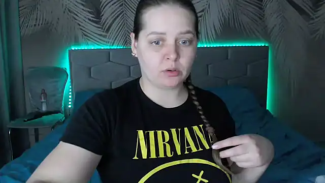 uliastar online show from 18, 2, 2025