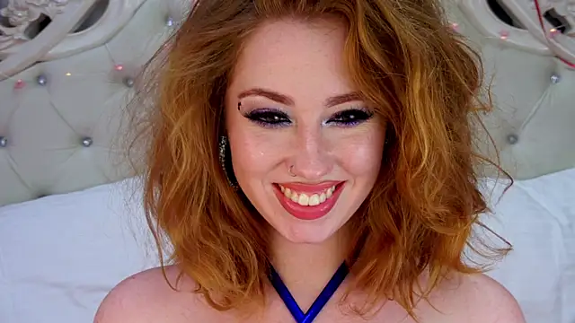 Snapshot of TinaBrook chatting on 5, 2, 2025 TinaBrook online show from 5, 2, 2025