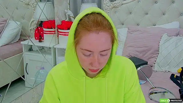 Snapshot of TinaBrook chatting on 22, 9, 2025 TinaBrook online show from 22, 9, 2025