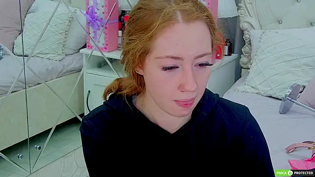 Snapshot of TinaBrook chatting on 27, 11, 2025 TinaBrook online show from 27, 11, 2025