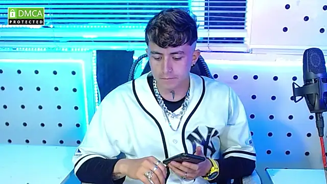 Snapshot of Darko0717 chatting on 15, 10, 2025 Darko0717 online show from 15, 10, 2025