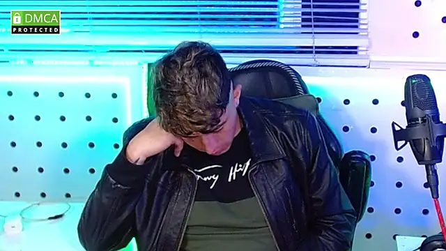 Snapshot of Darko0717 chatting on 17, 10, 2025 Darko0717 online show from 17, 10, 2025