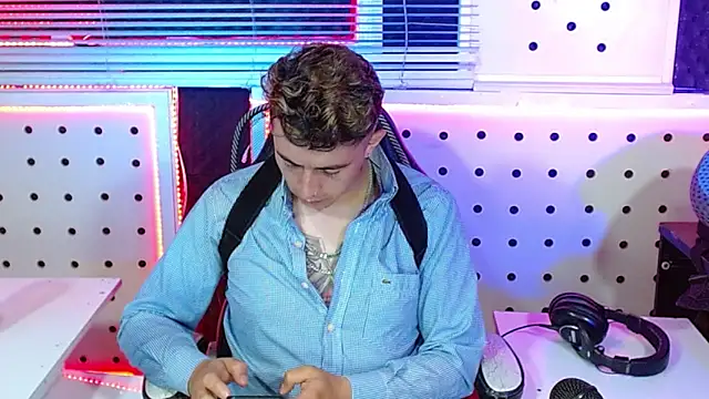 Snapshot of Darko0717 chatting on 4, 11, 2025 Darko0717 online show from 4, 11, 2025