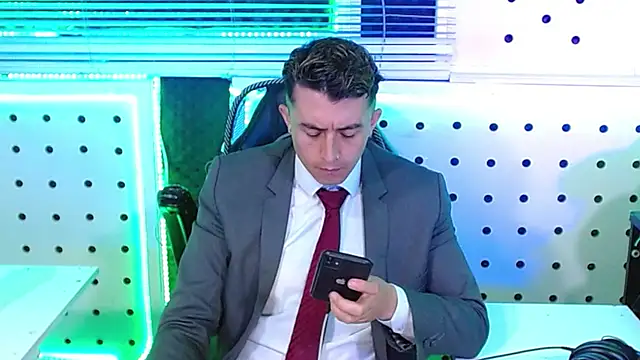 Snapshot of Darko0717 chatting on 6, 11, 2025 Darko0717 online show from 6, 11, 2025