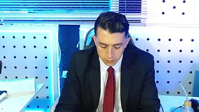 Snapshot of Darko0717 chatting on 21, 11, 2025 Darko0717 online show from 21, 11, 2025