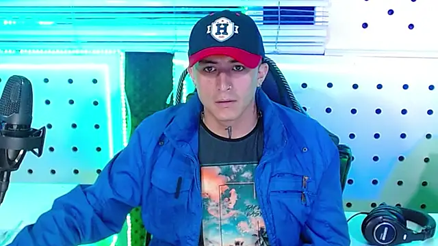 Snapshot of Darko0717 chatting on 25, 11, 2025 Darko0717 online show from 25, 11, 2025