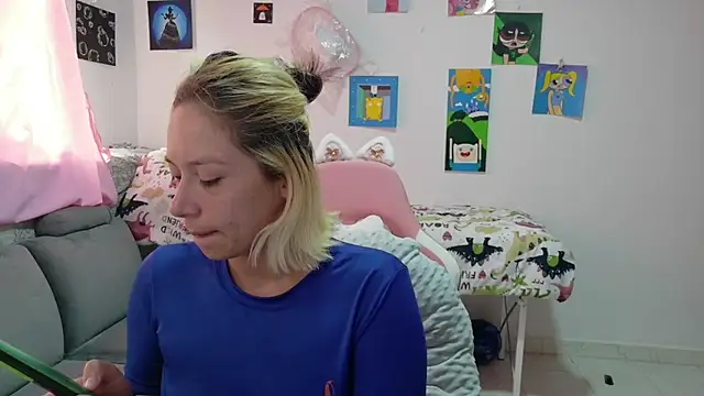 MommyMiaWs online show from 22, 4, 2026