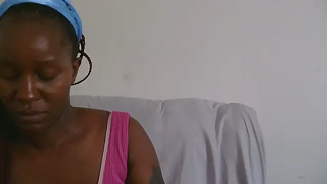 sluttylaura21 online show from 11, 3, 2025