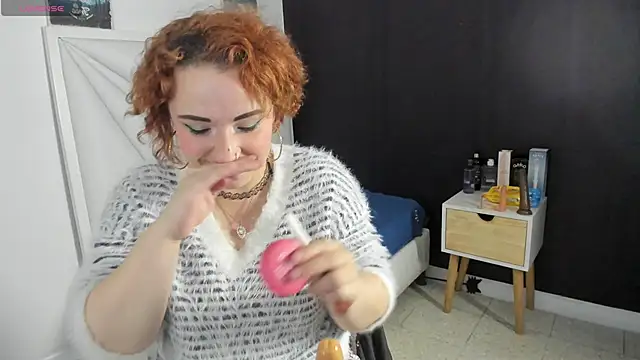 Snapshot of samanthaanderson_ chatting on 8, 10, 2025 samanthaanderson  online show from 8, 10, 2025