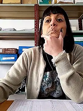 estefyzapata online show from 28, 4, 2026