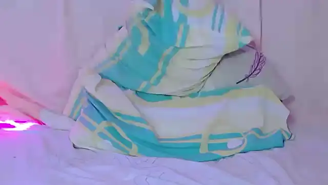 Snapshot of RosesValentina chatting on 26, 2, 2025 RosesValentina online show from 26, 2, 2025