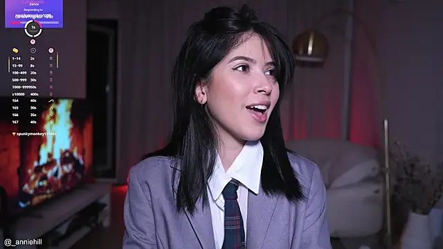 Snapshot of anniehillofficial chatting on 11, 10, 2025 anniehillofficial online show from 11, 10, 2025