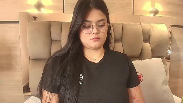 Snapshot of im_mou_ chatting on 5, 12, 2025 im mou online show from 5, 12, 2025