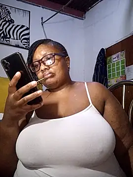 Snapshot of YELLOW_BONE chatting on 1, 3, 2026 YELLOW BONE online show from 1, 3, 2026