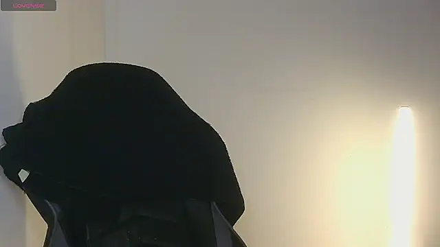 Snapshot of val_bardot chatting on 6, 5, 2026 val bardot online show from 6, 5, 2026