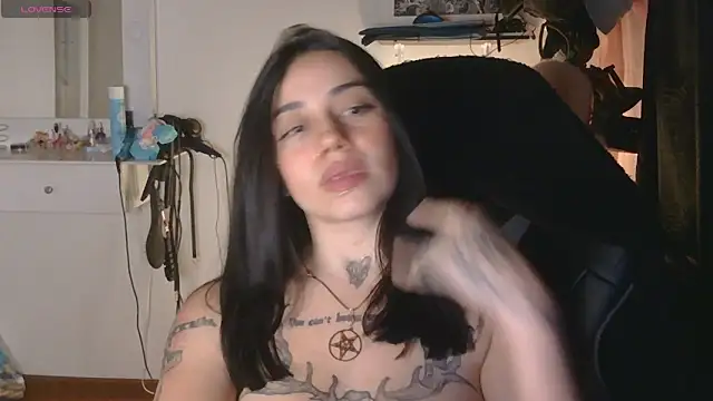 Snapshot of val_bardot chatting on 12, 5, 2026 val bardot online show from 12, 5, 2026