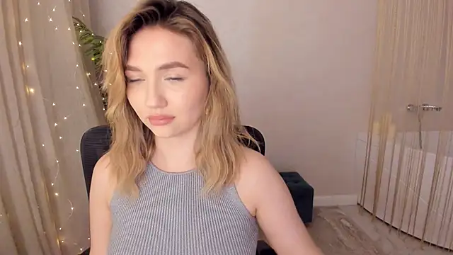 Snapshot of GracefulLook chatting on 19, 1, 2025 GracefulLook online show from 19, 1, 2025