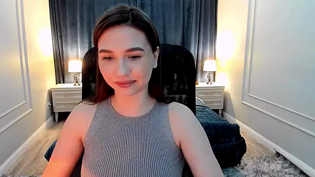 Snapshot of GracefulLook chatting on 6, 2, 2025 GracefulLook online show from 6, 2, 2025