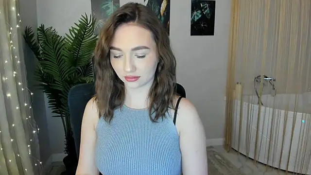 Snapshot of GracefulLook chatting on 8, 2, 2025 GracefulLook online show from 8, 2, 2025