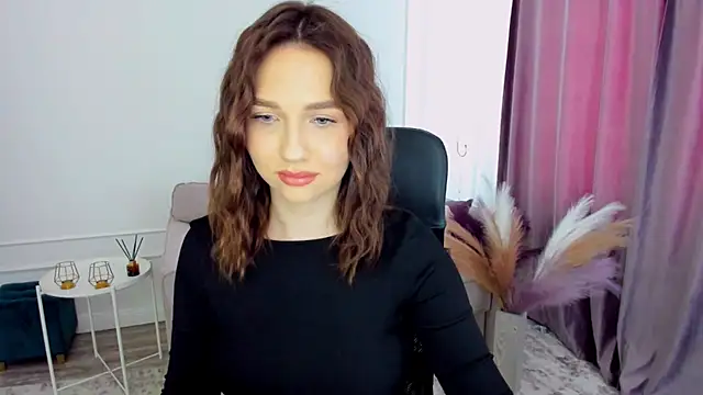 Snapshot of GracefulLook chatting on 11, 3, 2025 GracefulLook online show from 11, 3, 2025