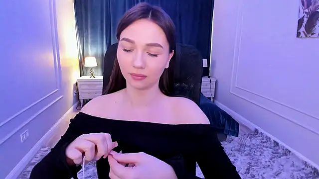 Snapshot of GracefulLook chatting on 13, 3, 2025 GracefulLook online show from 13, 3, 2025