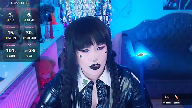 Snapshot of wickedxqueen chatting on 3, 2, 2025 wickedxqueen online show from 3, 2, 2025