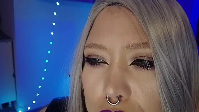 Snapshot of wickedxqueen chatting on 2, 11, 2025 wickedxqueen online show from 2, 11, 2025