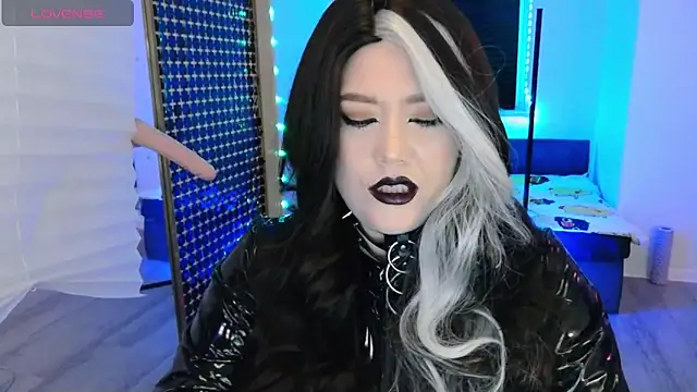 Snapshot of wickedxqueen chatting on 8, 3, 2026 wickedxqueen online show from 8, 3, 2026