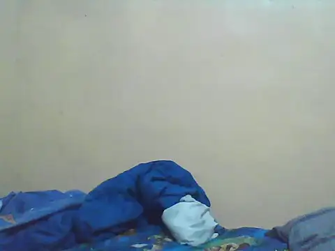 Smillie prety online show from 3, 12, 2025