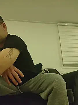 steviebigdick1992 online show from 5, 11, 2025