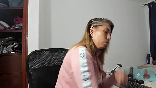 Chloemiller89 online show from 14, 3, 2025