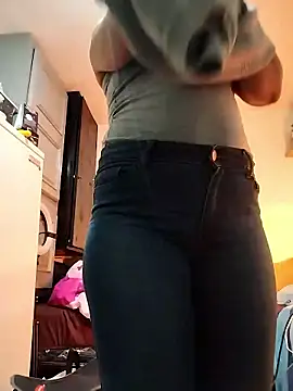 Snapshot of lolo890 chatting on 17, 1, 2026 lolo890 online show from 17, 1, 2026