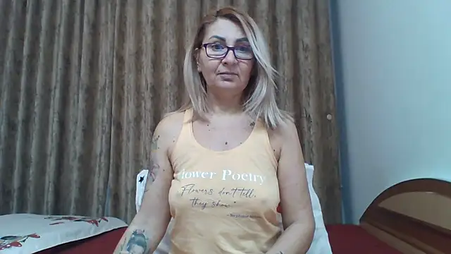 Snapshot of PussyEvely chatting on 13, 1, 2025 PussyEvely online show from 13, 1, 2025