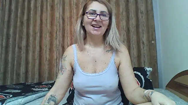 Snapshot of PussyEvely chatting on 31, 1, 2025 PussyEvely online show from 31, 1, 2025