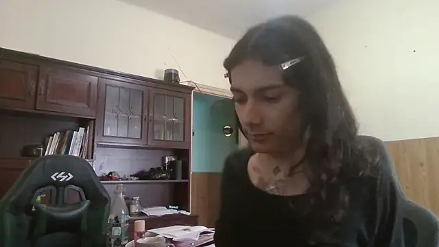 Snapshot of calliemaggotbone chatting on 23, 4, 2026 calliemaggotbone online show from 23, 4, 2026