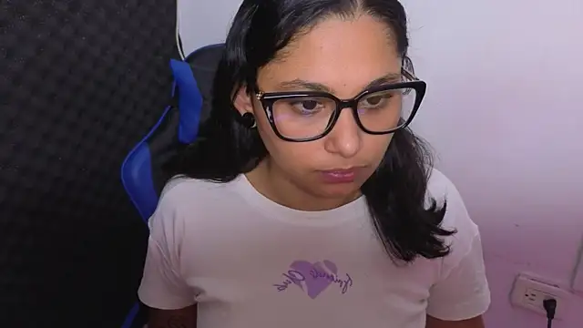 Cuteprincess21 online show from 2, 4, 2026