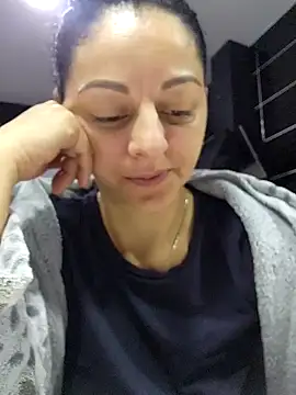 bruneta sexy23 online show from 3, 3, 2025