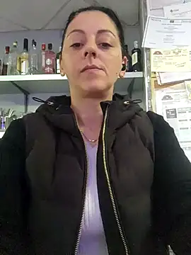 bruneta sexy23 online show from 17, 3, 2025