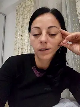 bruneta sexy23 online show from 24, 11, 2025