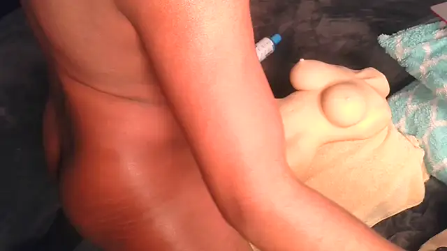 Carolinayoungin online show from 28, 1, 2025