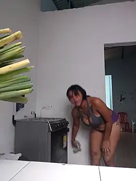 Snapshot of Bellota_22_Fuckme chatting on 6, 11, 2025 Bellota 22 Fuckme online show from 6, 11, 2025