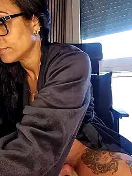 Allana Squirt online show from 12, 4, 2026