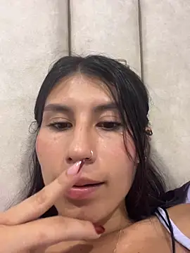 Snapshot of emily_villamil chatting on 20, 1, 2025 emily villamil online show from 20, 1, 2025