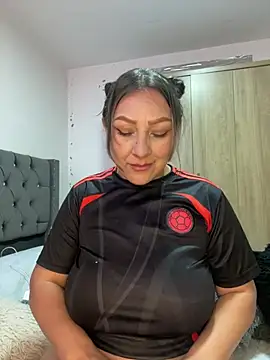 Snapshot of Lady__Pink chatting on 17, 6, 2026 Lady Pink online show from 17, 6, 2026