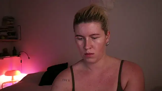 moonamii online show from 18, 2, 2025