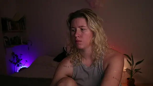 moonamii online show from 26, 9, 2025