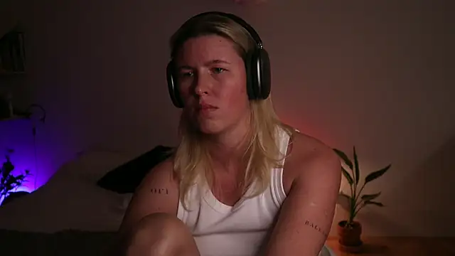 moonamii online show from 29, 9, 2025