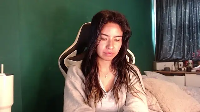 Snapshot of alice_middlee chatting on 2, 5, 2026 alice middlee online show from 2, 5, 2026