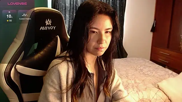 Snapshot of alice_middlee chatting on 11, 5, 2026 alice middlee online show from 11, 5, 2026