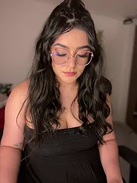 Lia flowers online show from 13, 12, 2025